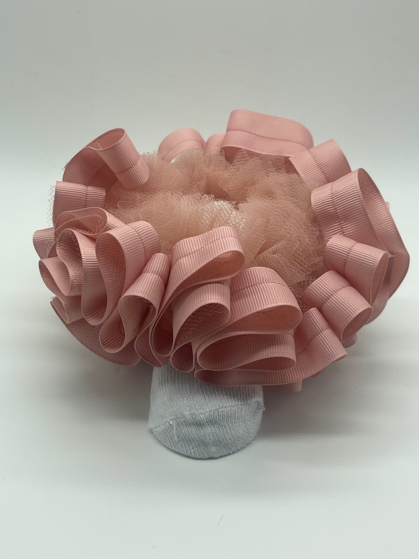 Nude pink ruffle socks