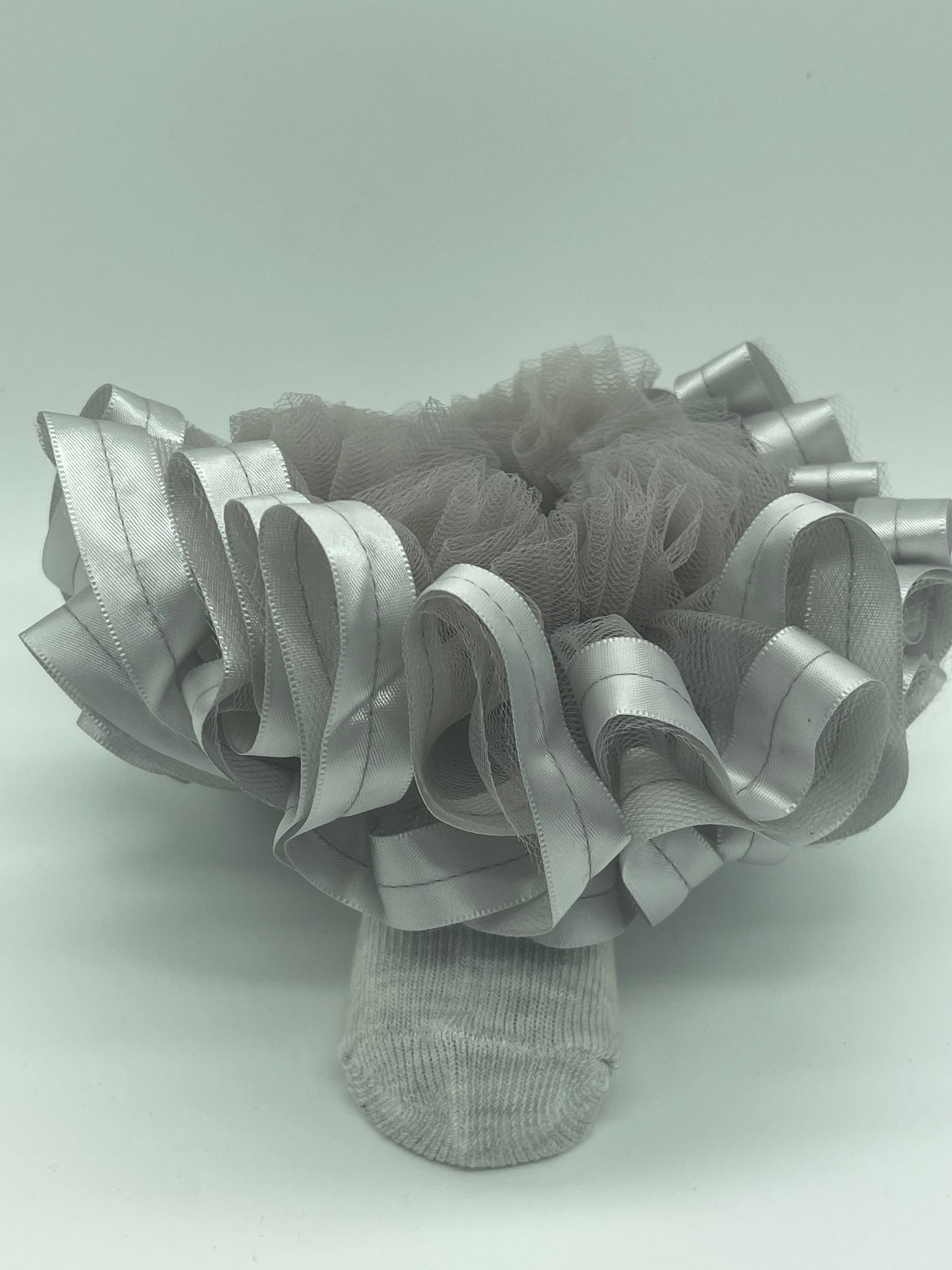 Sliver ruffle socks