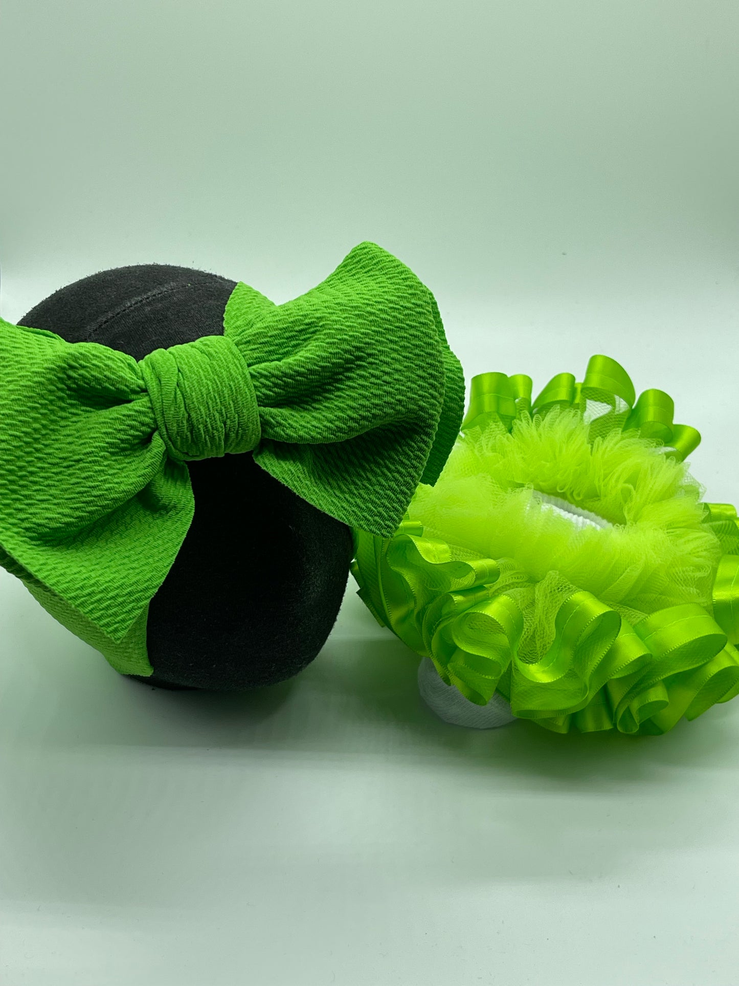 Apple green ruffle socks