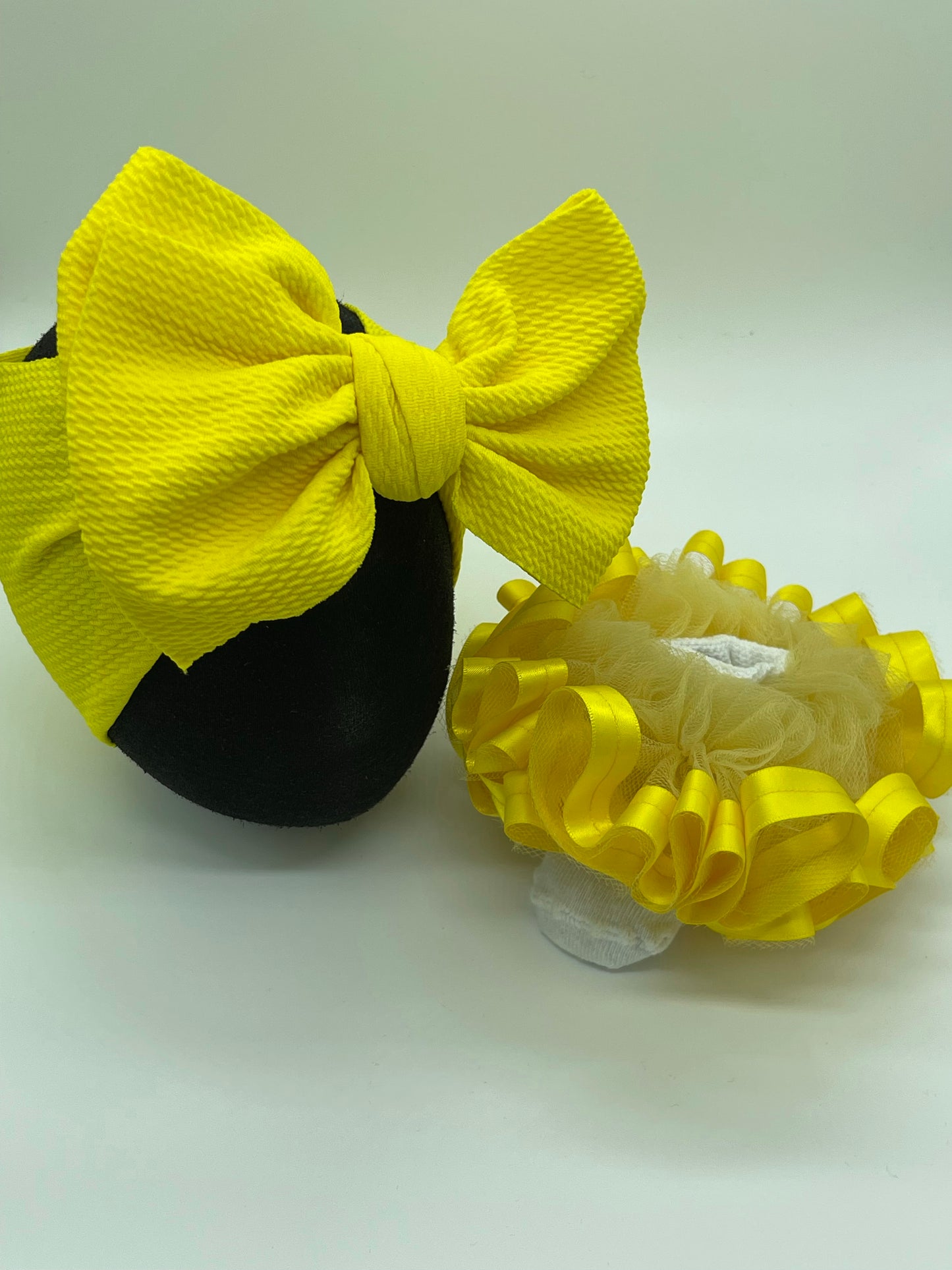 Lemon ruffle socks