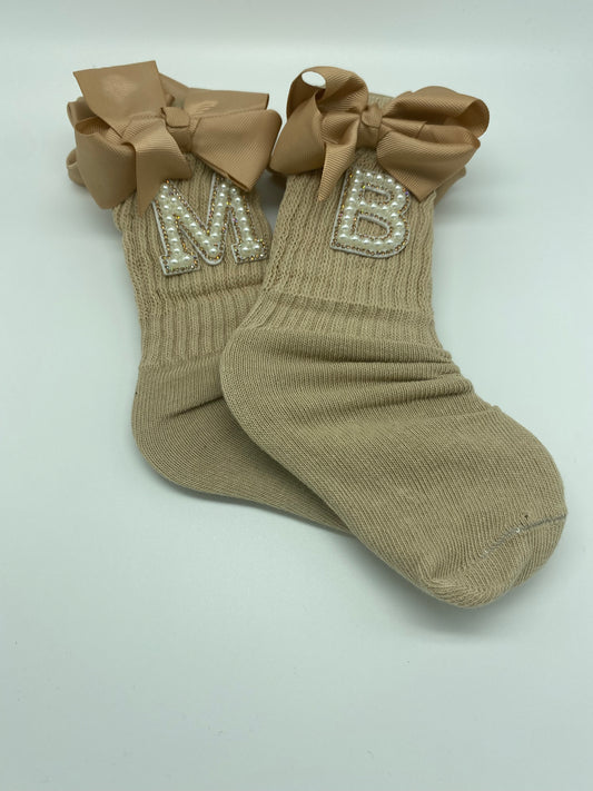 Beige initial slouch socks