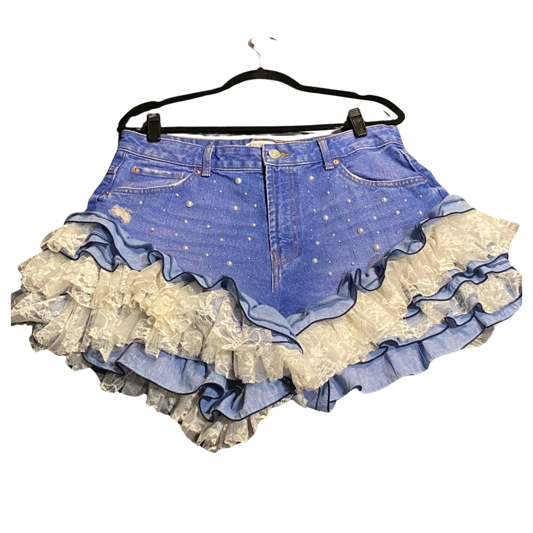 Denim x Lace ruffle shorts